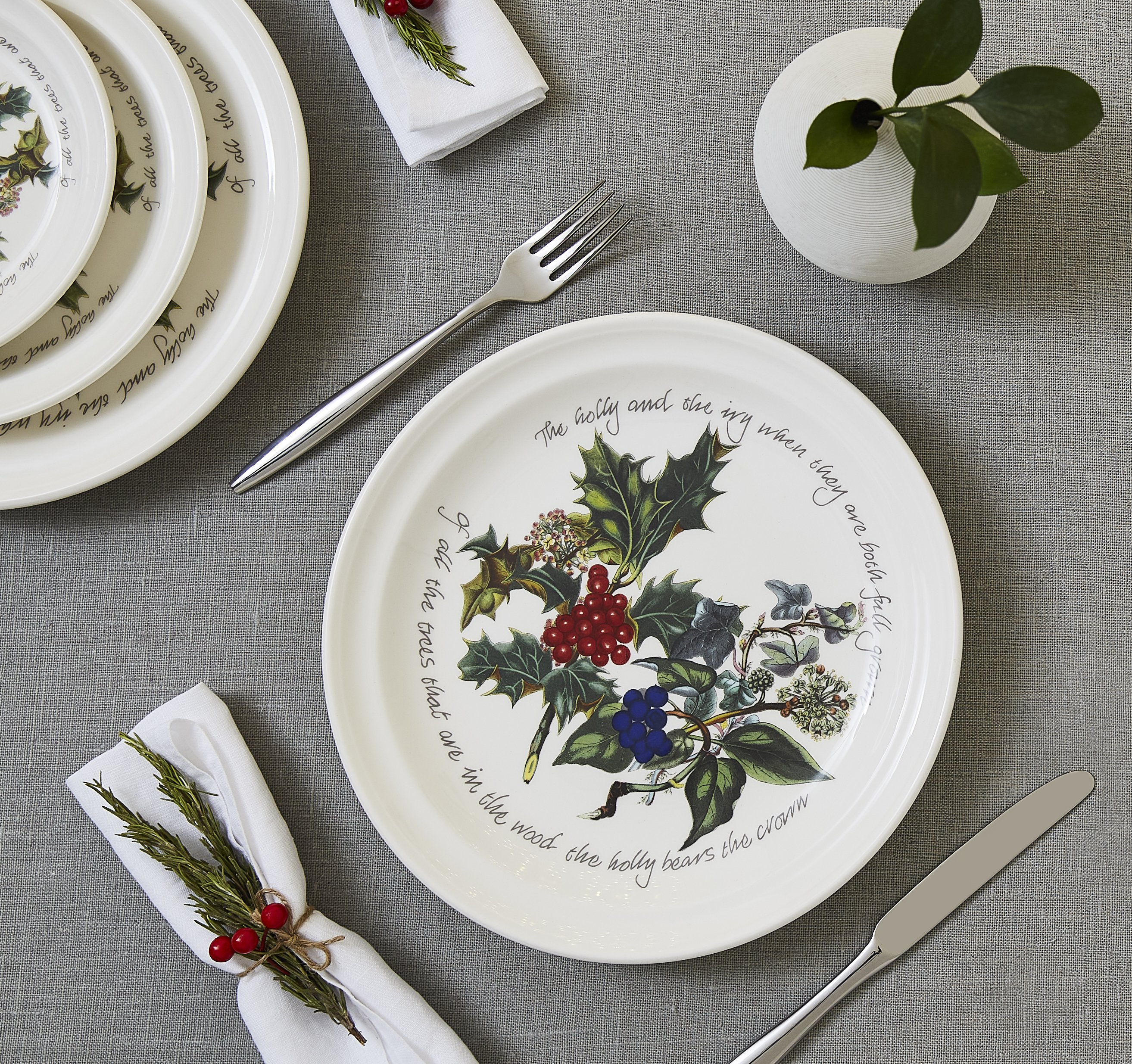 The Holly and the Ivy 12 Piece Dinner Set image number null